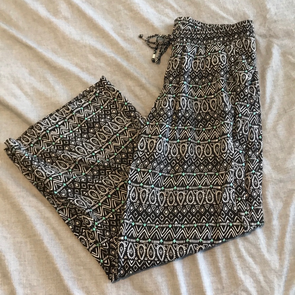Wide leg Aztec print pants